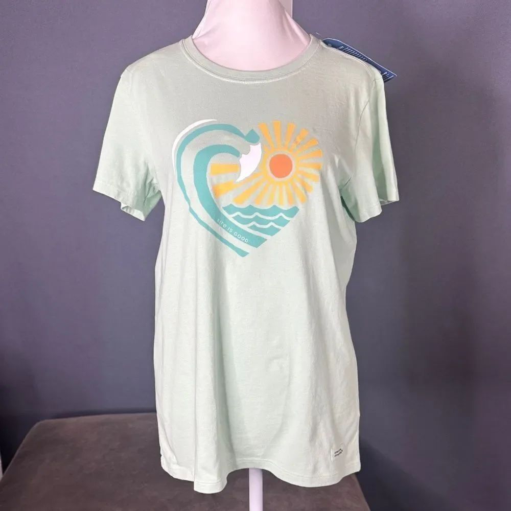 Women’s Life is Good Green Graphic T-Shirt Heart Shaped Sun and Sea Size M NWT